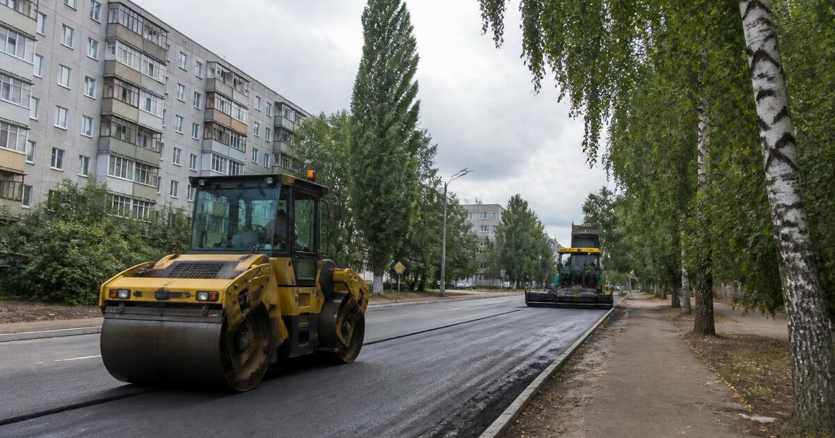 Ремонт дороги на улице Новикова-Прибоя в Нижнем...